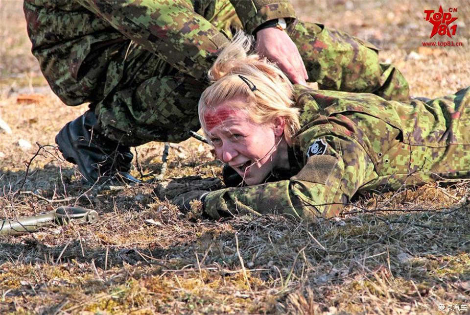 爱沙尼亚女兵图片