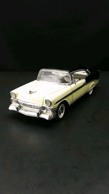 美式1956雪佛兰蓓丽跑车，1：24，东晓汽车模型收藏馆藏品。
