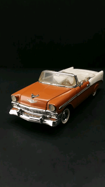 1956雪佛兰蓓丽敞篷跑车，1：24，东晓汽车模型收藏馆藏品。