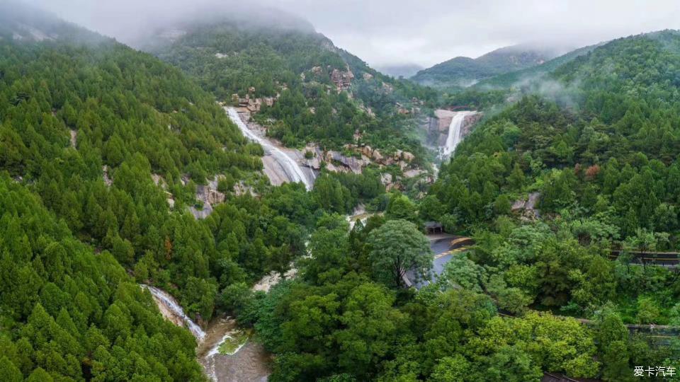 泰山龙潭瀑布图片