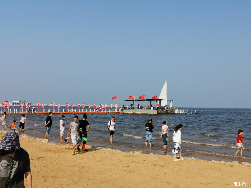 天津滨海沙滩图片