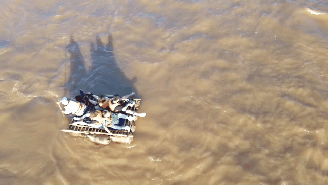 兰州黄河，漂流的羊皮筏子