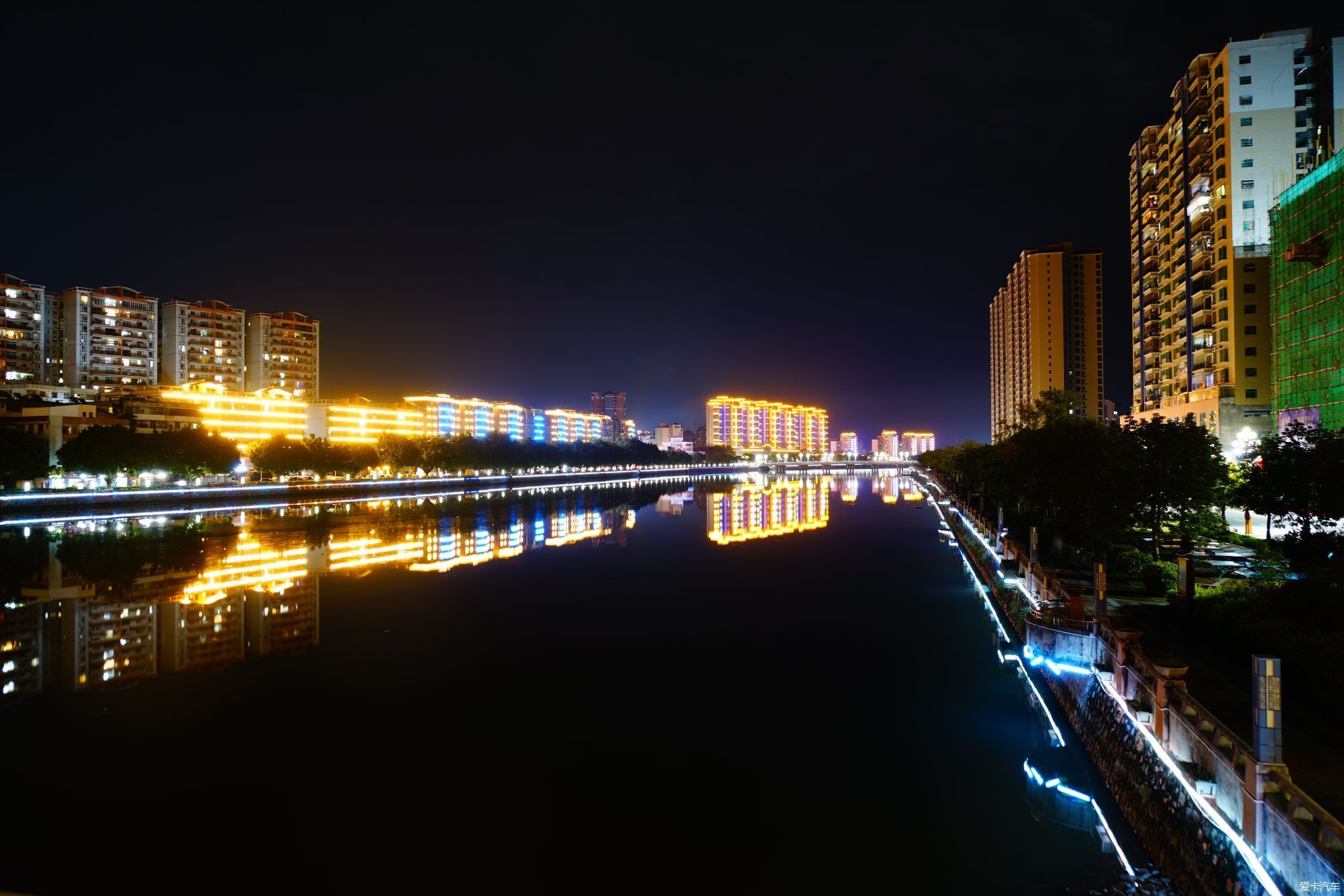 墨江夜景图片