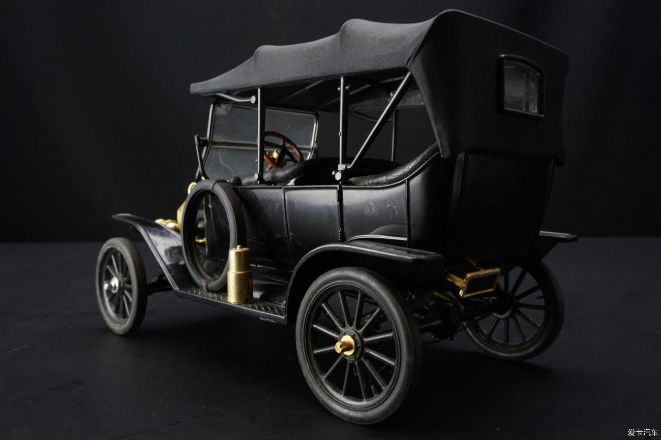 第一辆采用流水线生产的汽车福特t型1913