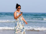 三亚，在柔和的阳光海滩上吹吹风，感受这里最美的度假生活