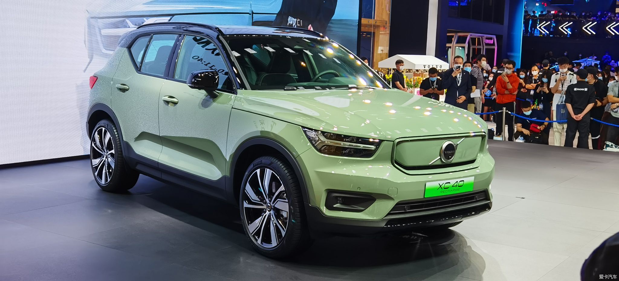 volvo电动车xc40图片