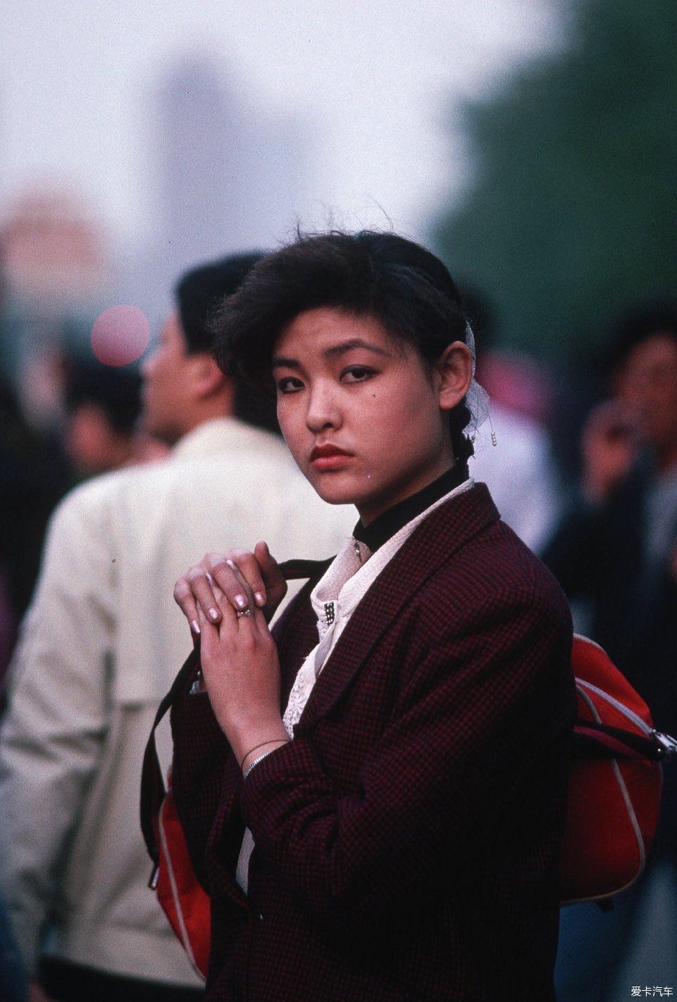 80年代美女街拍图片