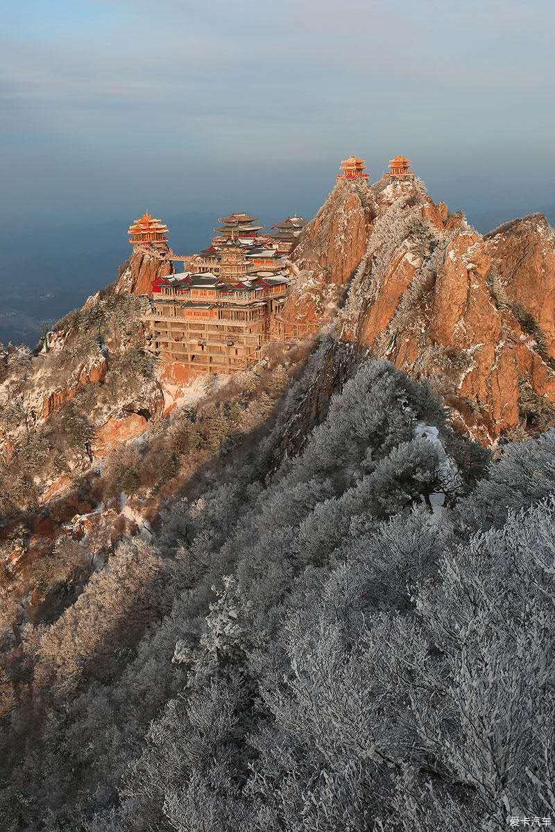 雪中的老君山