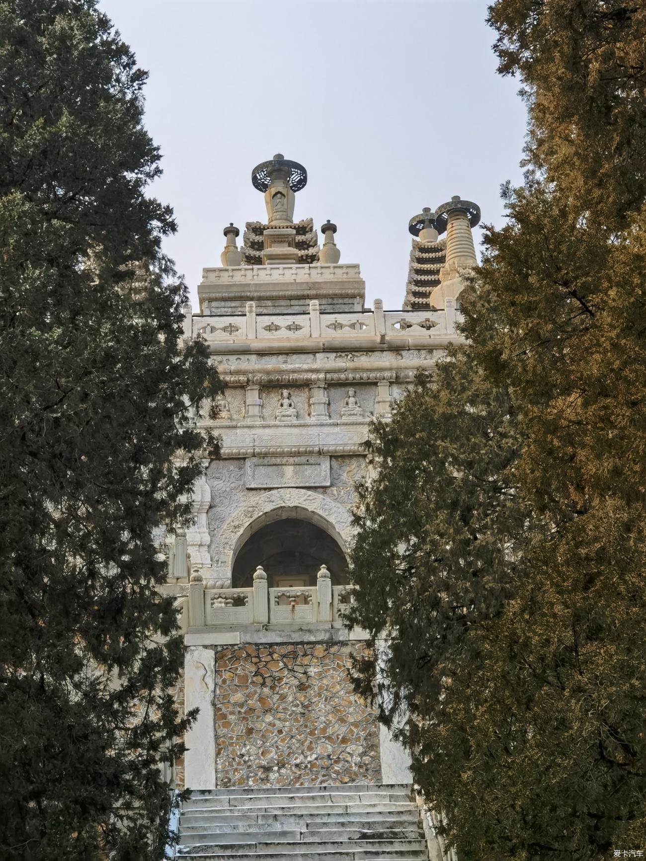 隆冬時節訪古剎人少景美碧雲寺