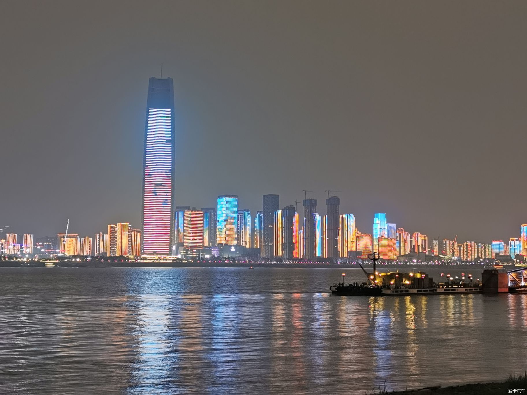 汉阳江滩夜景图片