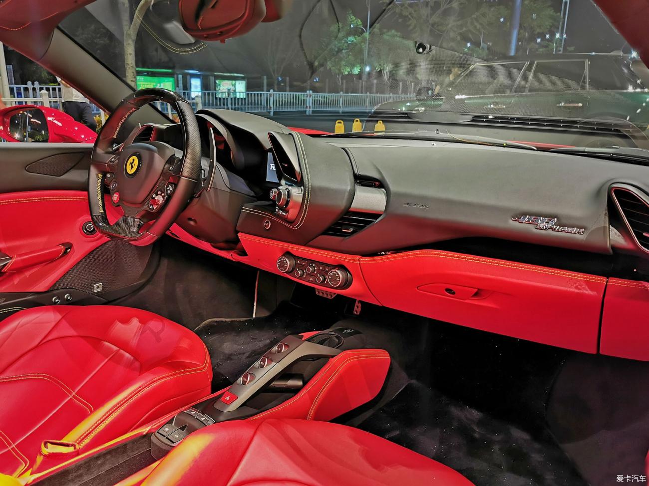 惊艳的红色烈马提法拉利Ferrari488Spider