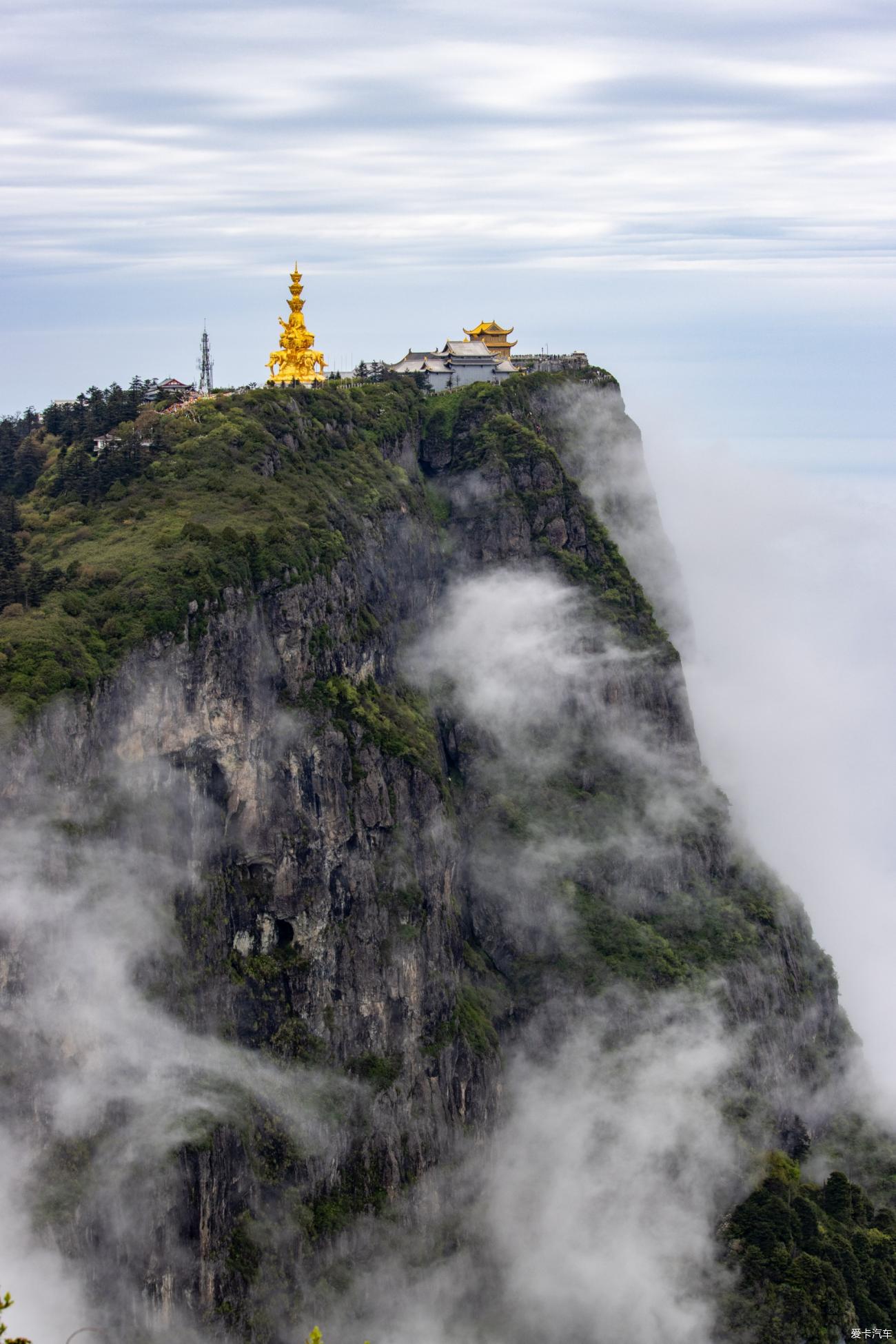 峨眉山金顶海拔图片