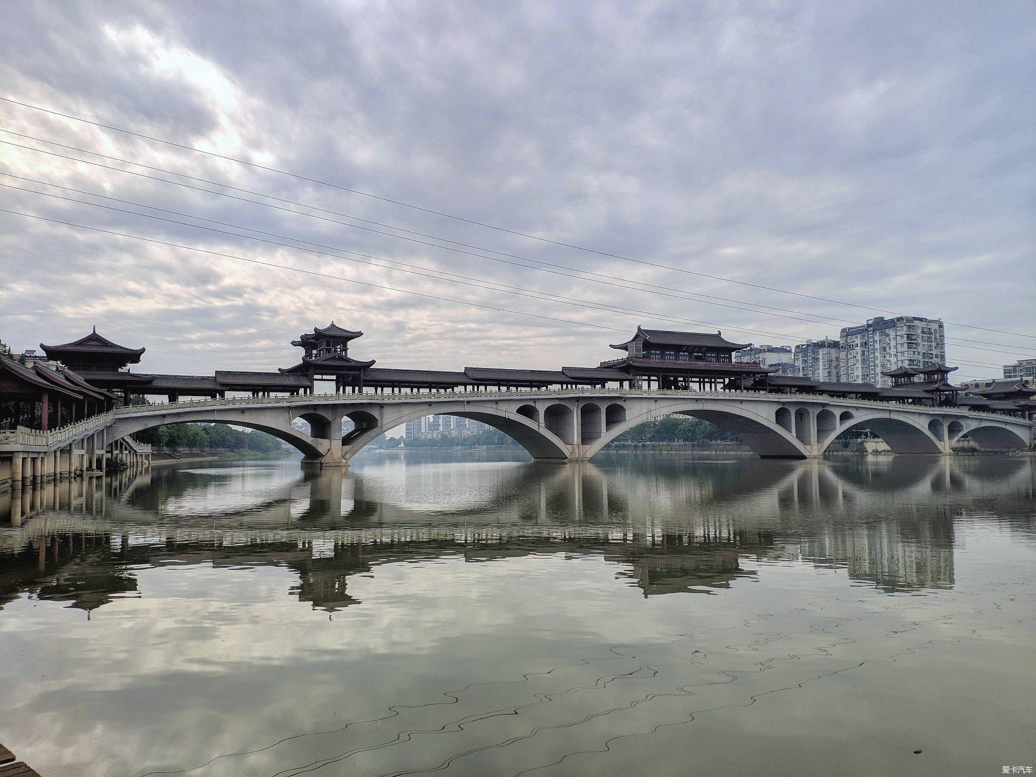 新津五津廊桥图片
