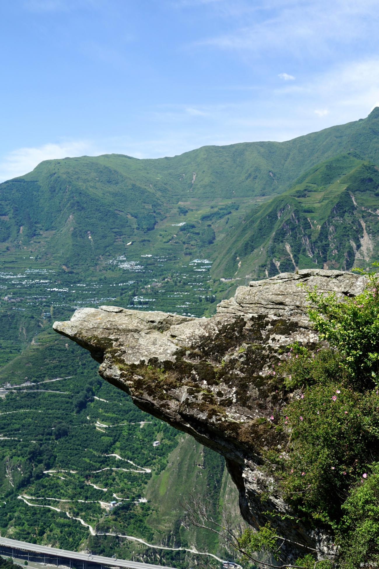 江油鹰嘴岩景区图片