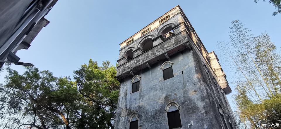 台山水中碉楼图片