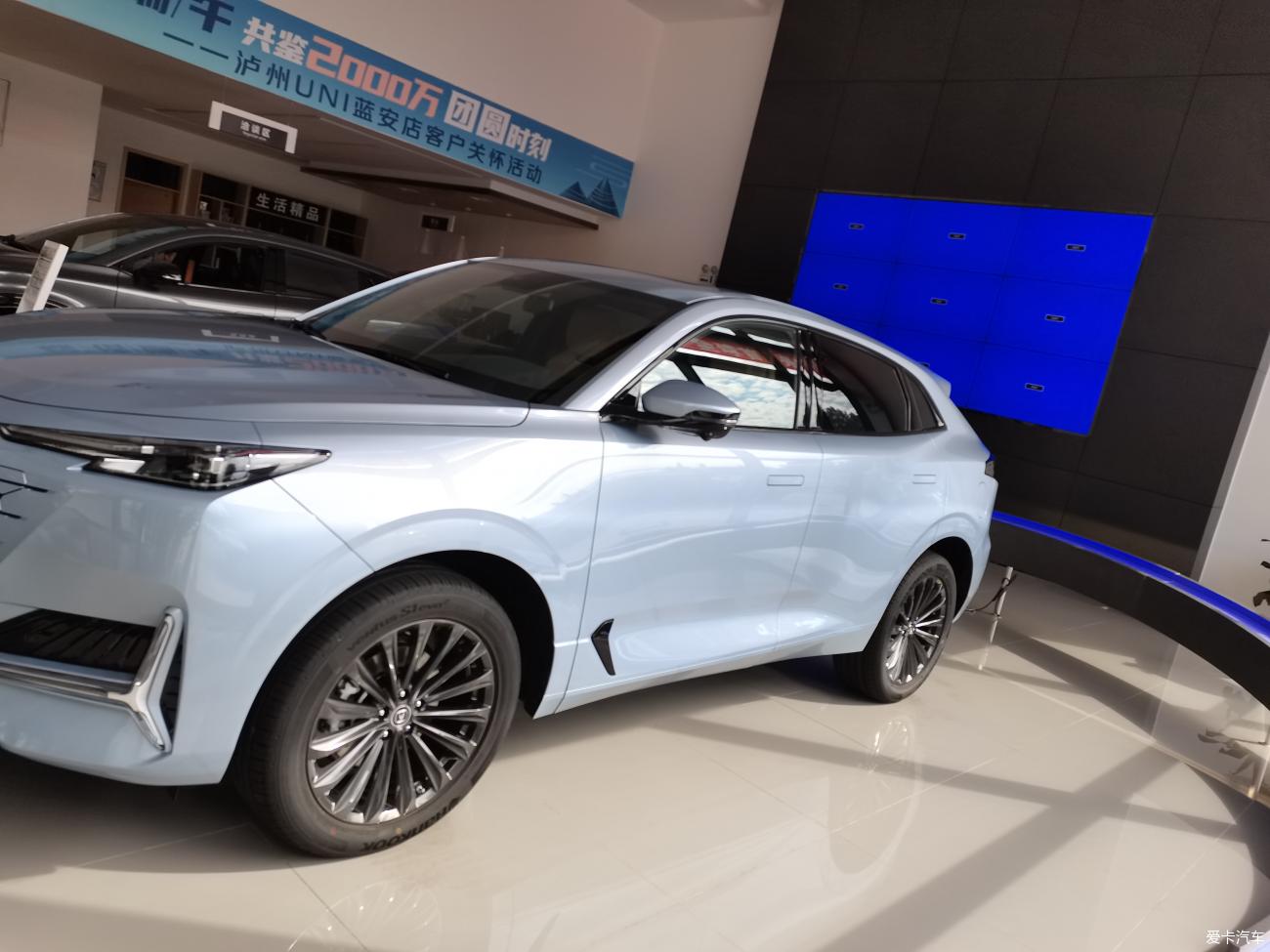 长安unik对比红旗h55看谁家更加实用