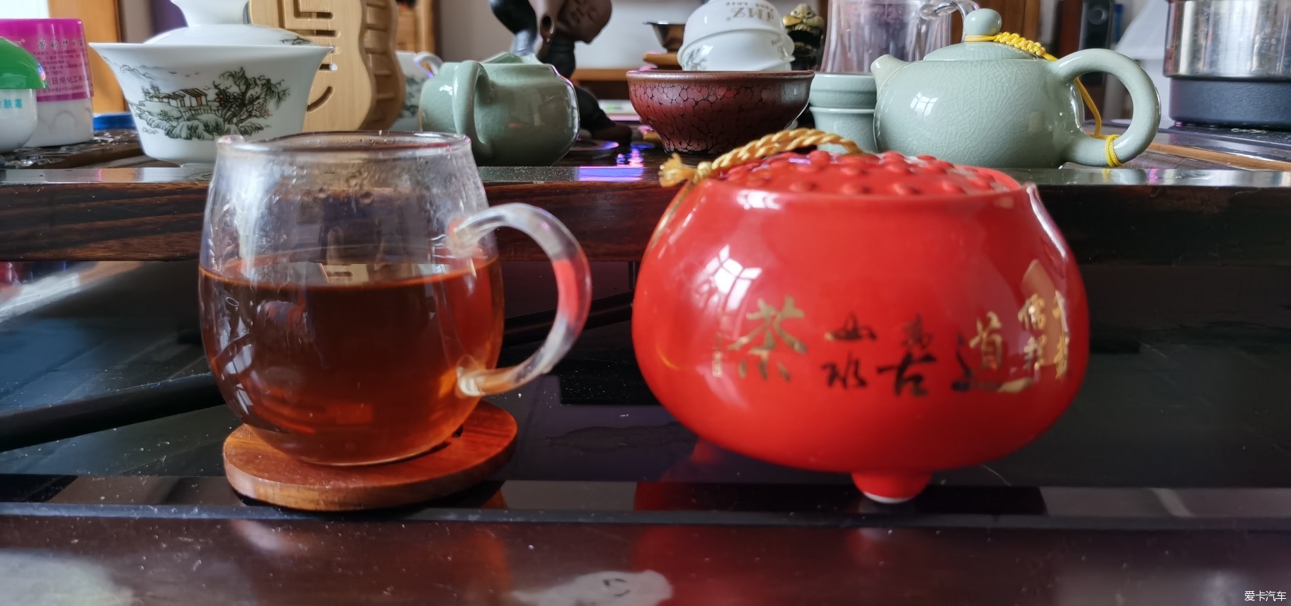 中秋下雨家裡喝茶