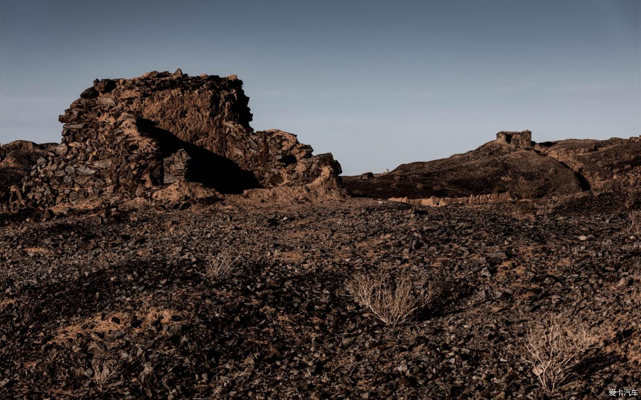 塔克拉玛干沙漠黑沙漠图片