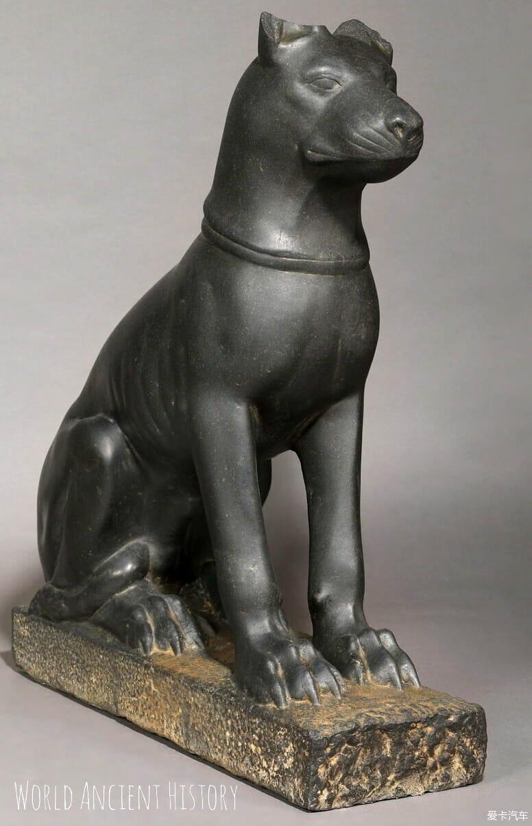 公元前664332年埃及玄武岩坐狗雕像
