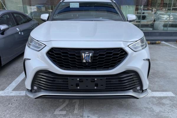 情怀座驾皇冠suv