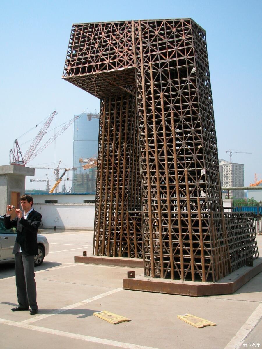 2006年中央电视台大裤衩建筑工地新大楼模型