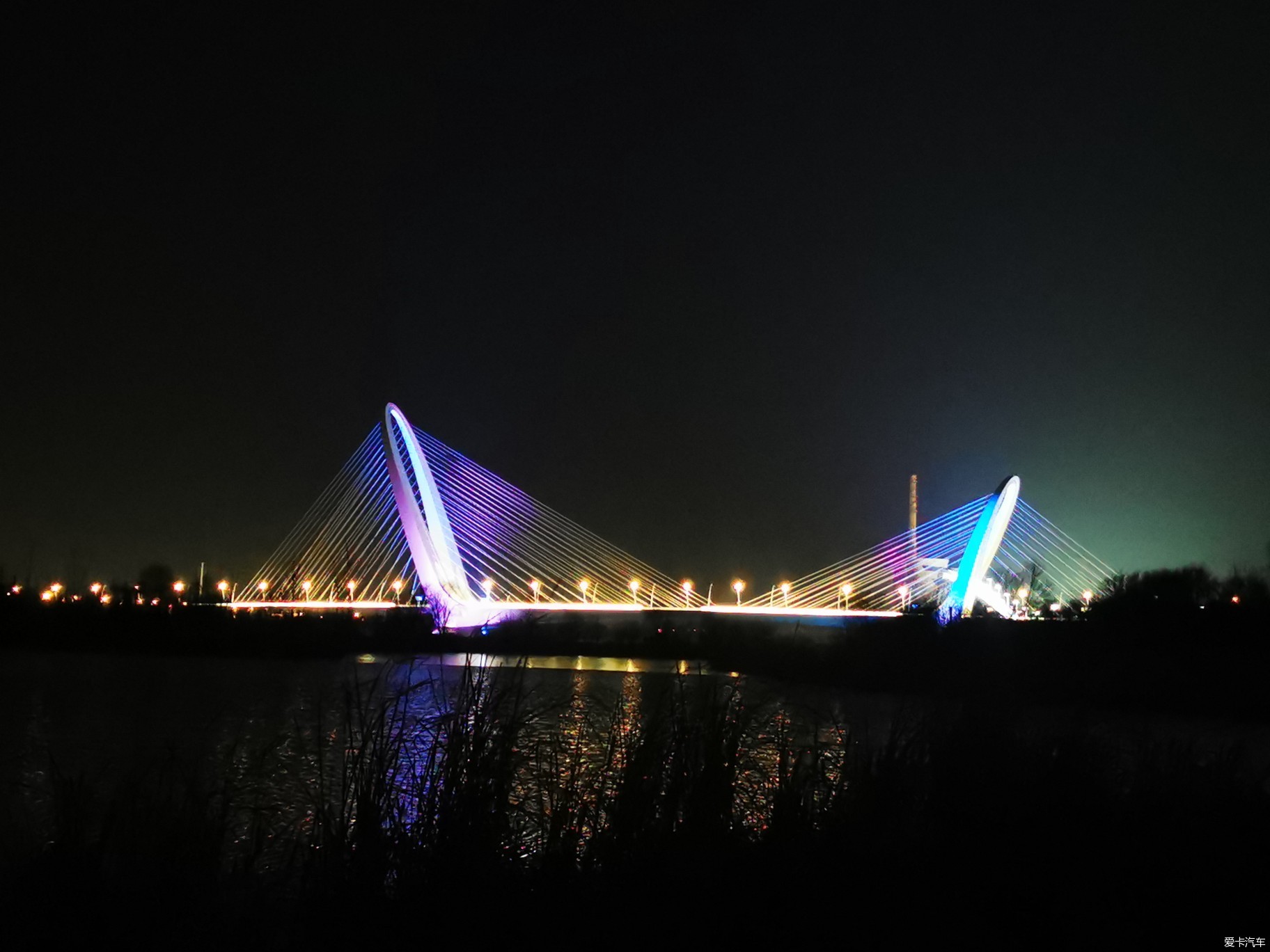 首钢大桥夜景图片