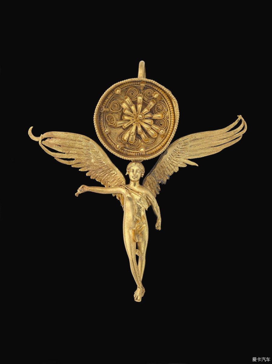带有耐克吊坠的金耳环希腊公元前4世纪