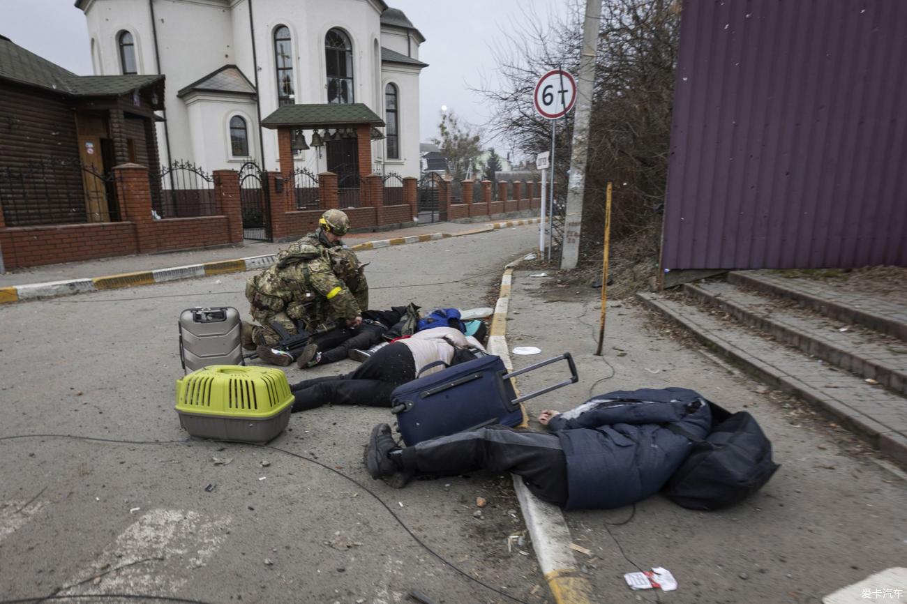 乌克兰难民逃往图片