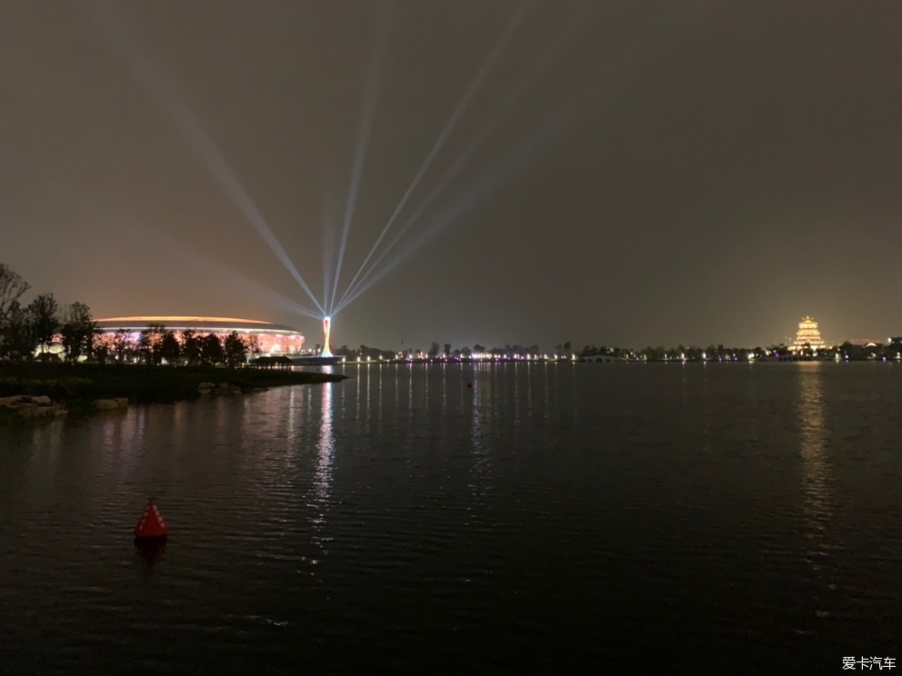 安阳洪河湿地公园夜景图片