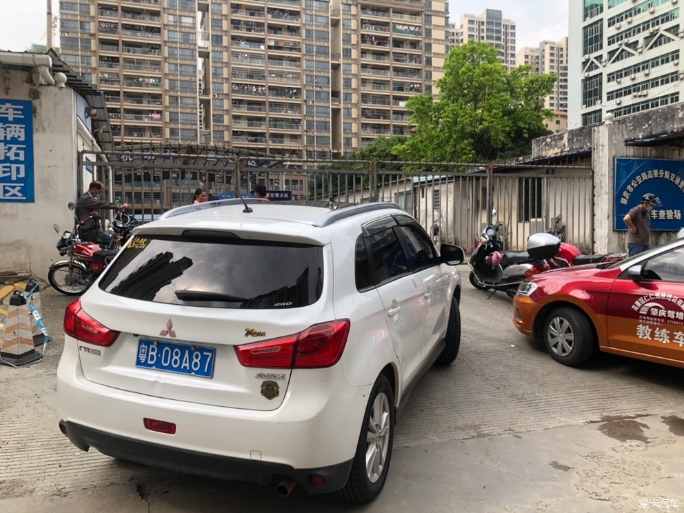 拜大深圳的限牌政策，腾笼换鸟，把旧车迁回老家！