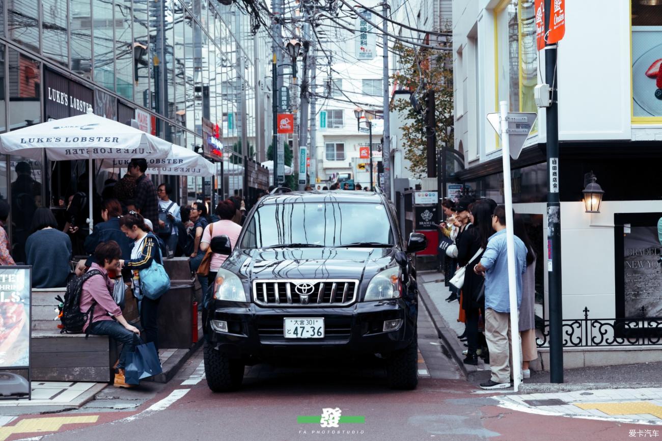 【小發街拍——暮色东京（一）】街头行摄天堂，随手一按的大片感