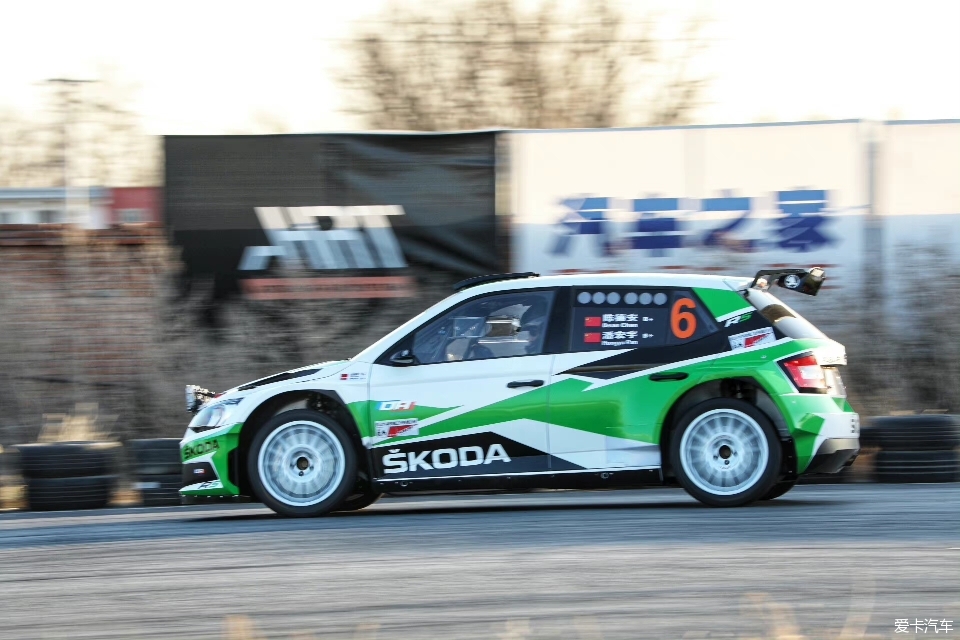 最新款斯柯达WRC四驱拉力赛车