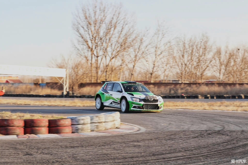 最新款斯柯达WRC四驱拉力赛车