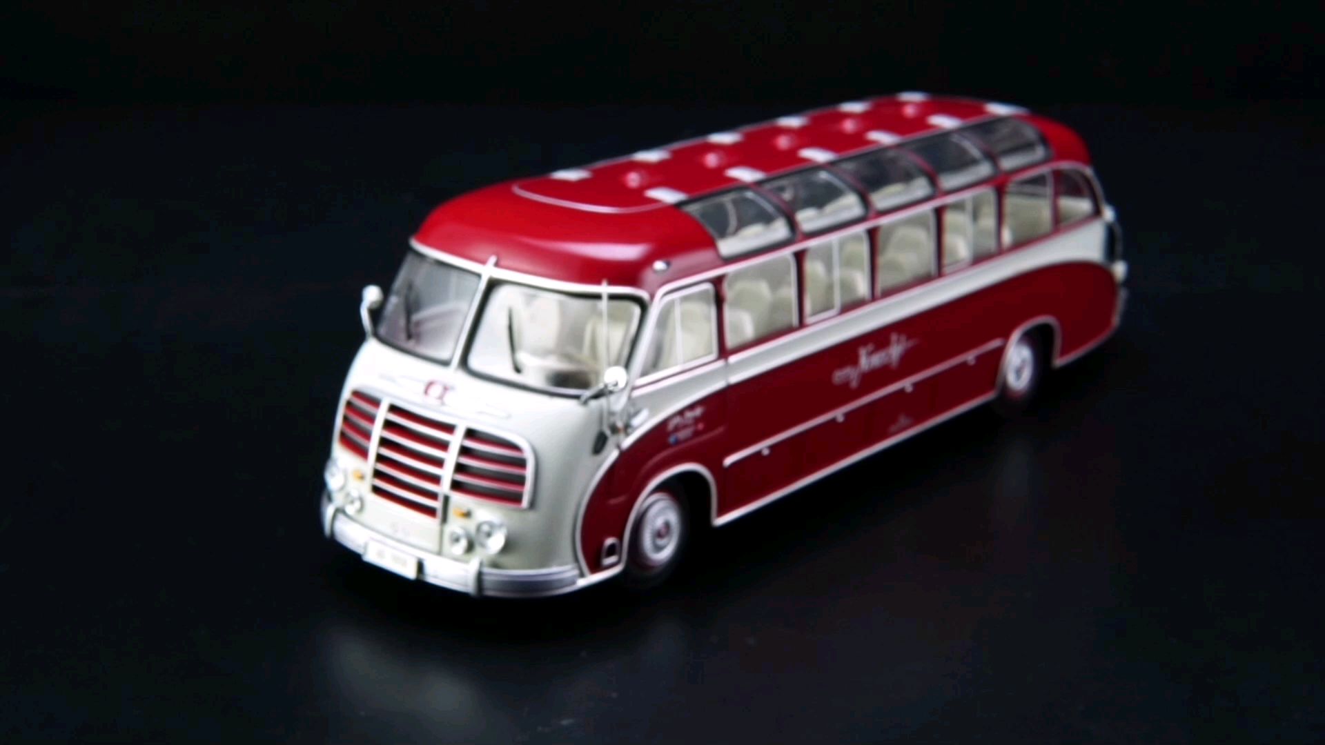 1951赛特拉S8流线型巴士1：43，东晓汽车模型收藏馆藏品