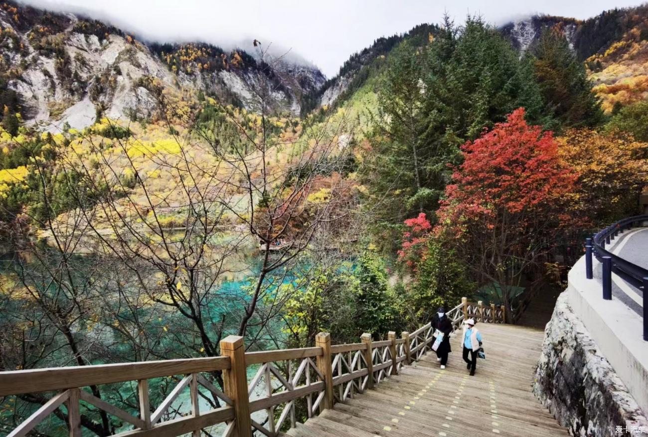 [2022 Hot Search Top] The autumn colors in Jiuzhaigou Valley, Sichuan are stunningly beautiful 3