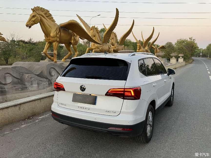 The female car owner of Tuyue came to report