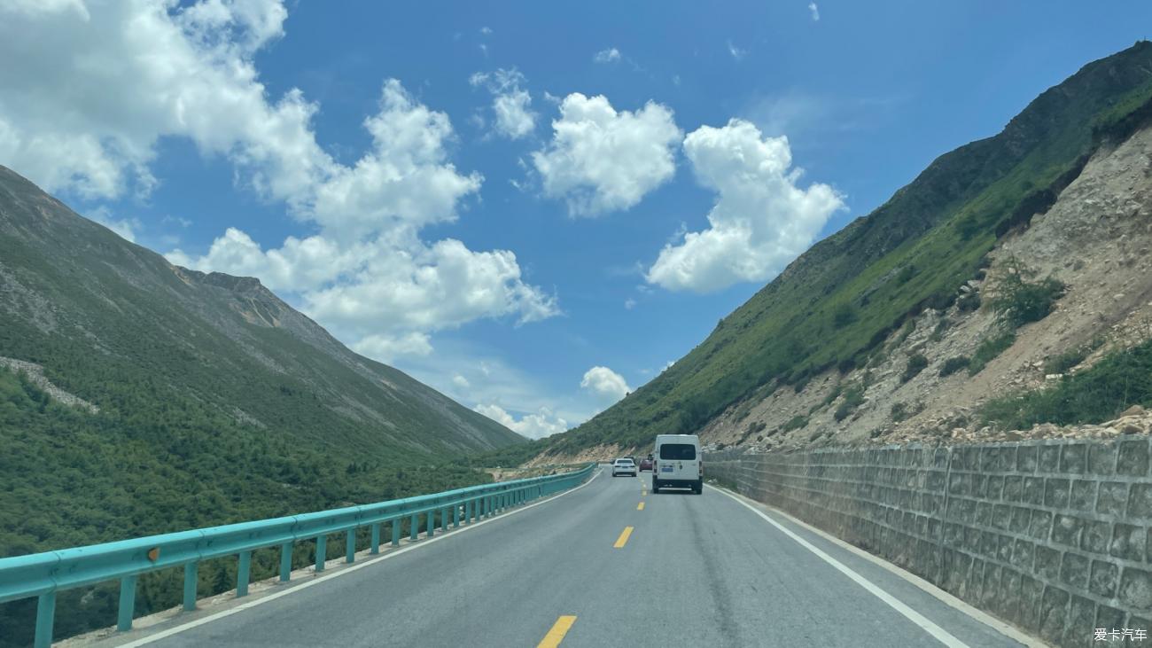 Self-driving Tibet Day 4 with my daughter: Chengdu---Yajiang