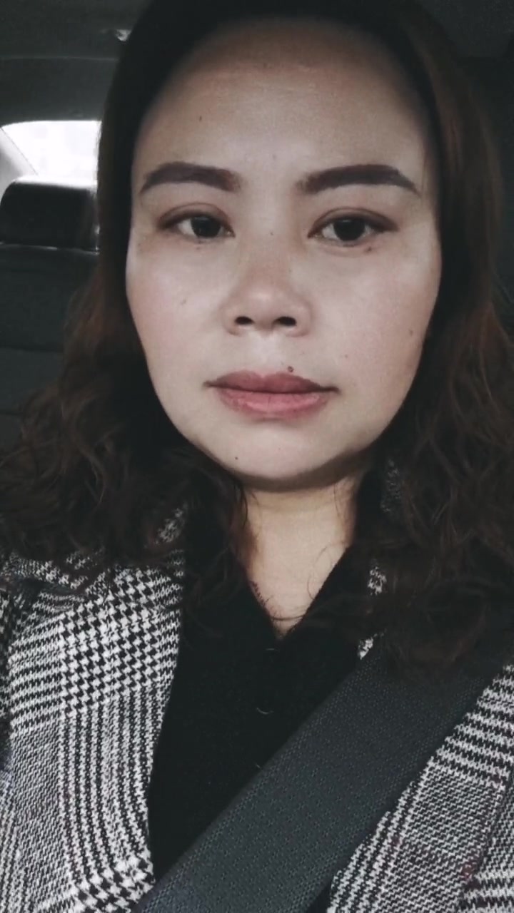 一脸麻子