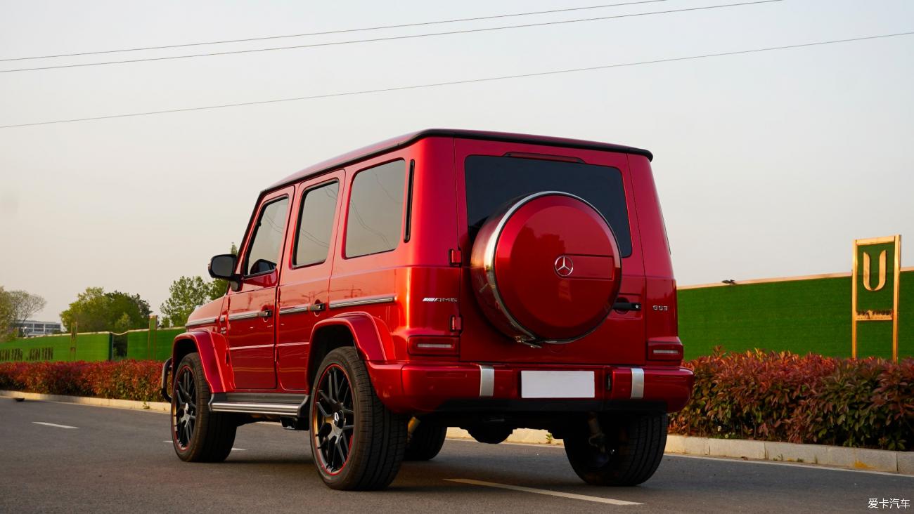 22 Mercedes-Benz Big G upgraded G63 appearance And red color-changing film + metal guard bar, domineering coming