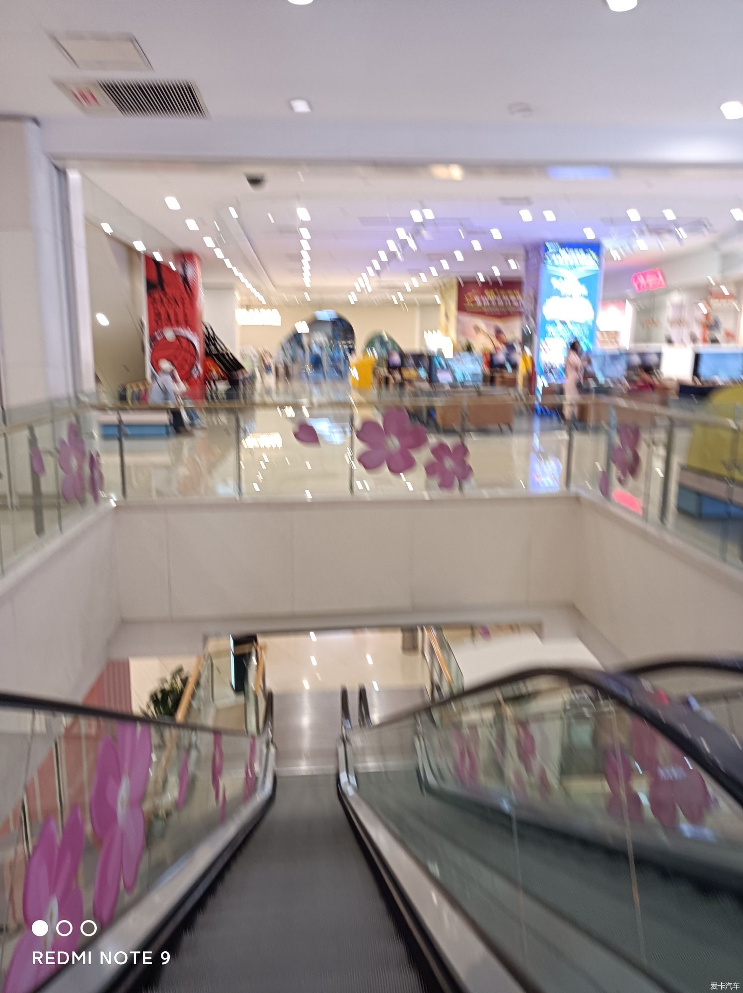 银泰城刷步感受经济严寒7