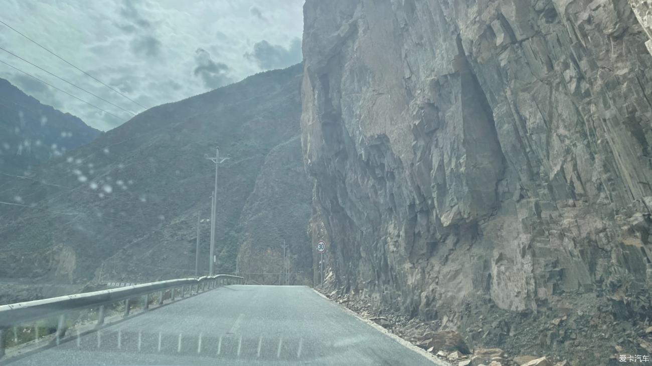 Taking my daughter to drive in Tibet Day 6: Batang---Zogong