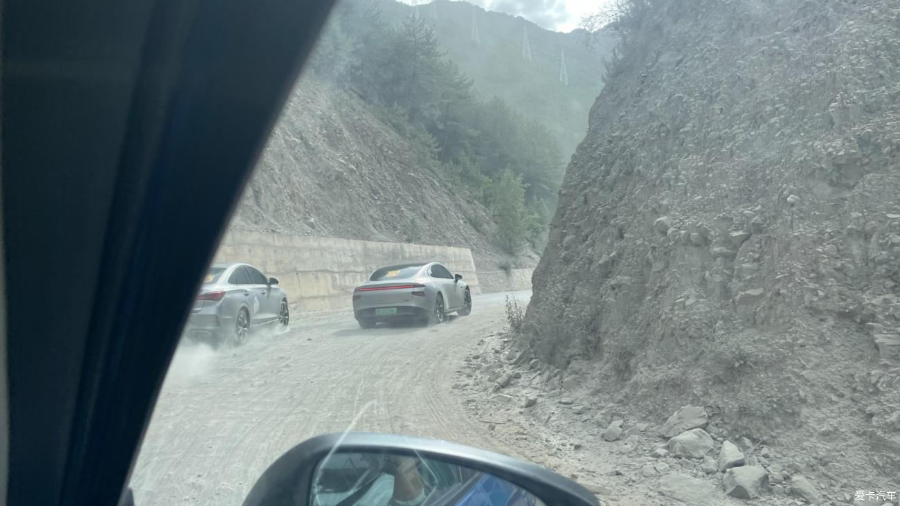 [The Essence of Spring and Summer] Self-driving in Tibet with my daughter Day 6: Batang---Zogong