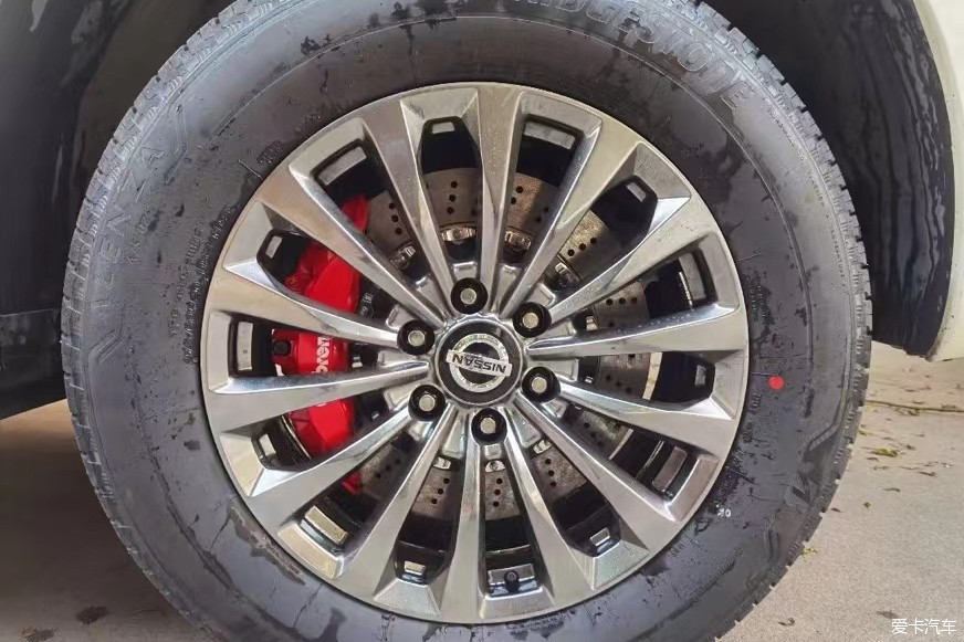 途乐改装Brembo前6后4套装，饱满帅气制动、告别刹车疲软