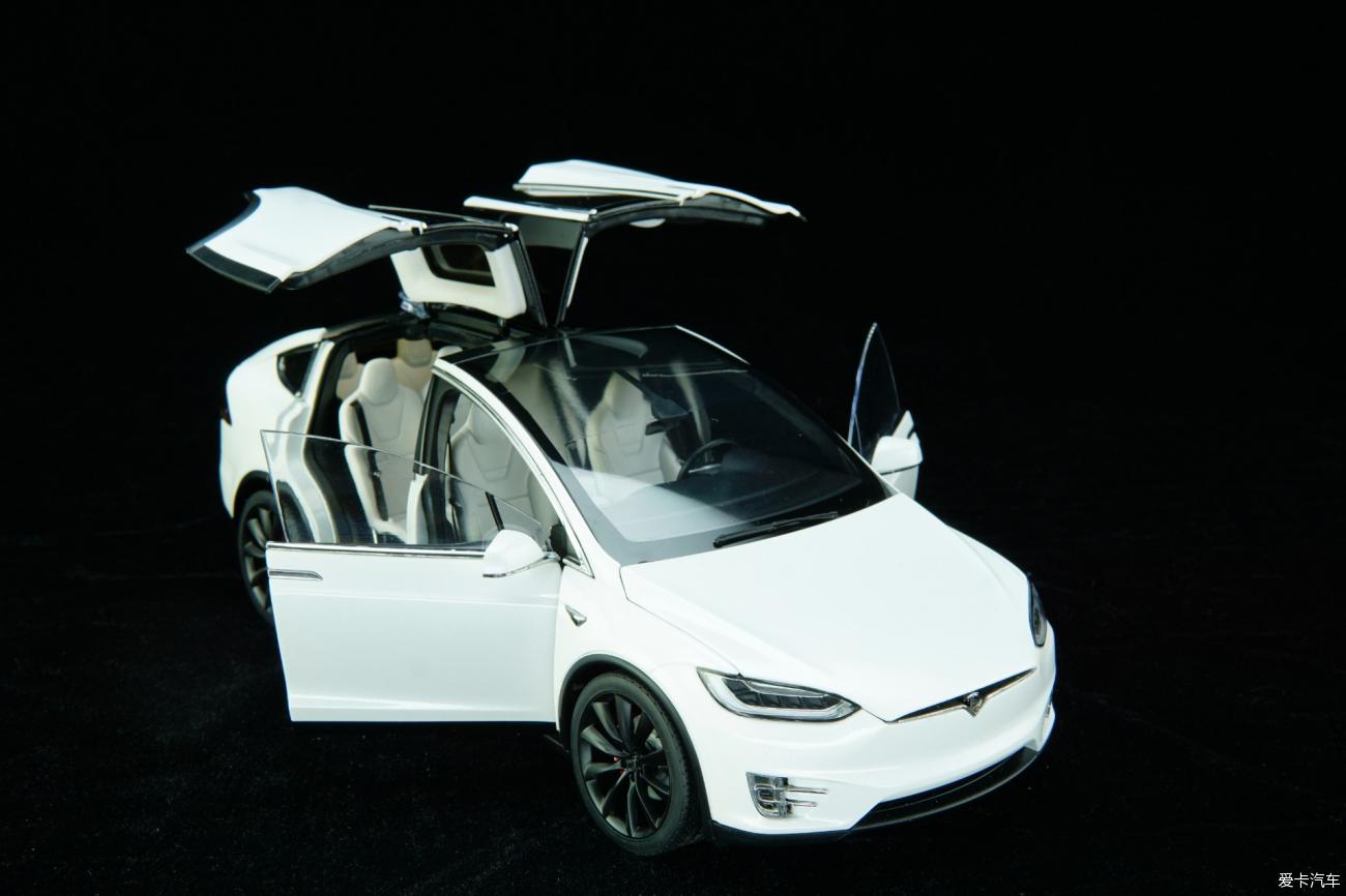 2022特斯拉MODEL X电动车1：18模型