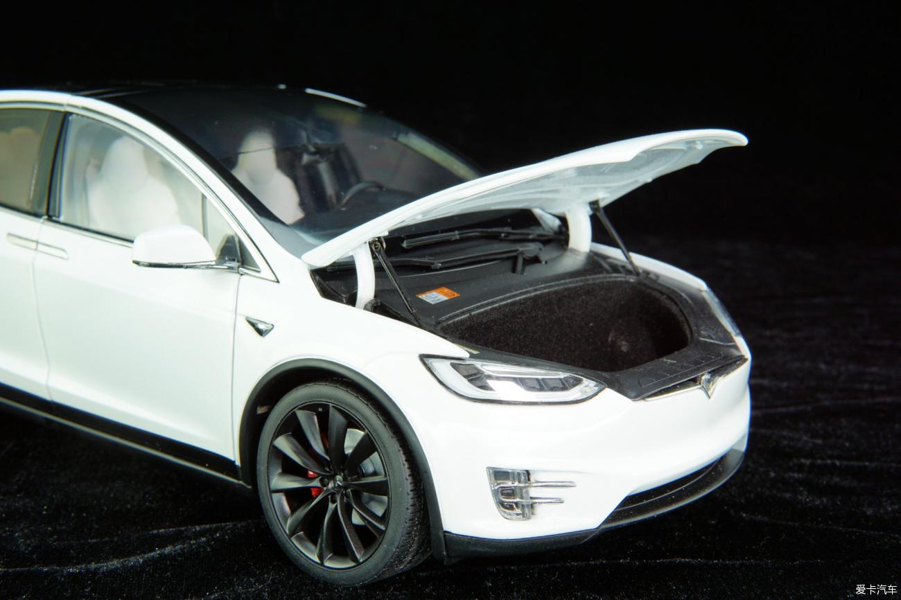 2022特斯拉MODEL X电动车1：18模型