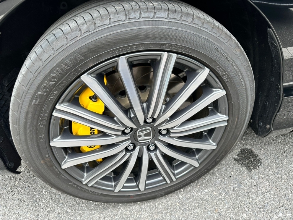 2015款艾力绅轮胎规格图片
