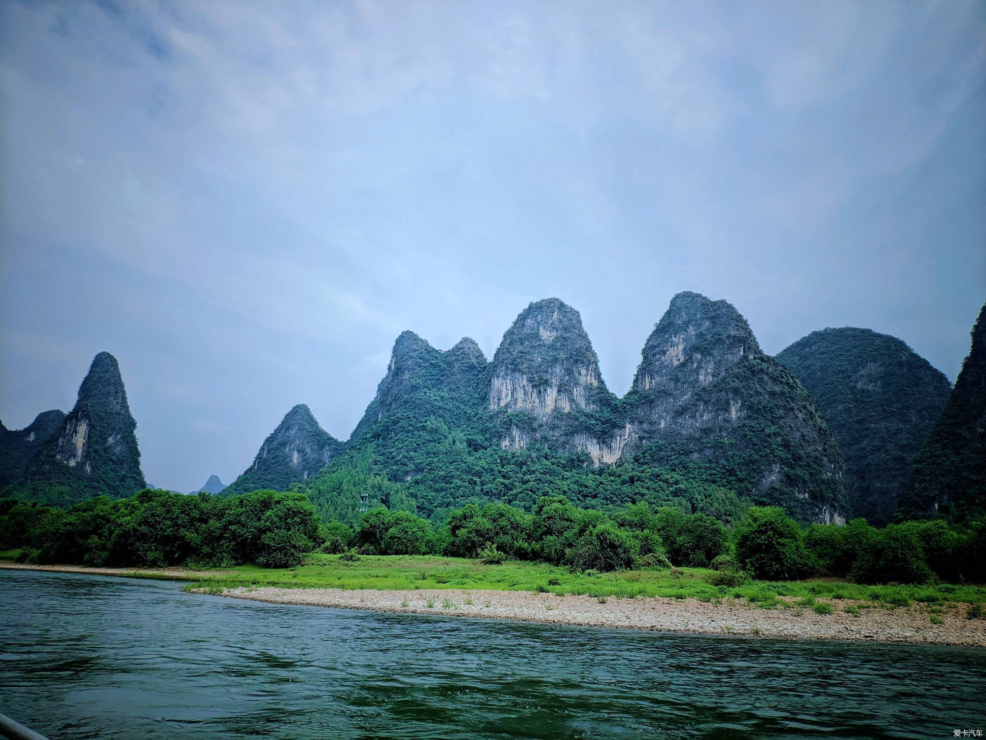 群峰倒影山浮水 · 游漓江