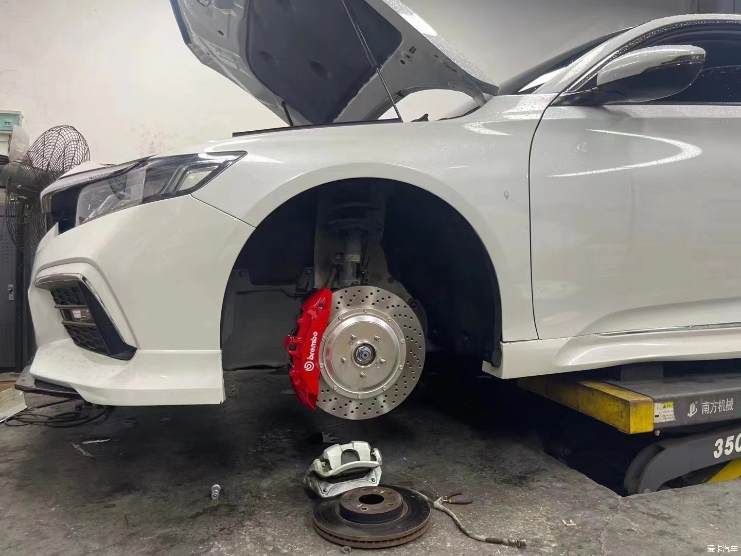 （本田英仕派刹车改装）Brembo大六卡钳，颜值制动并存