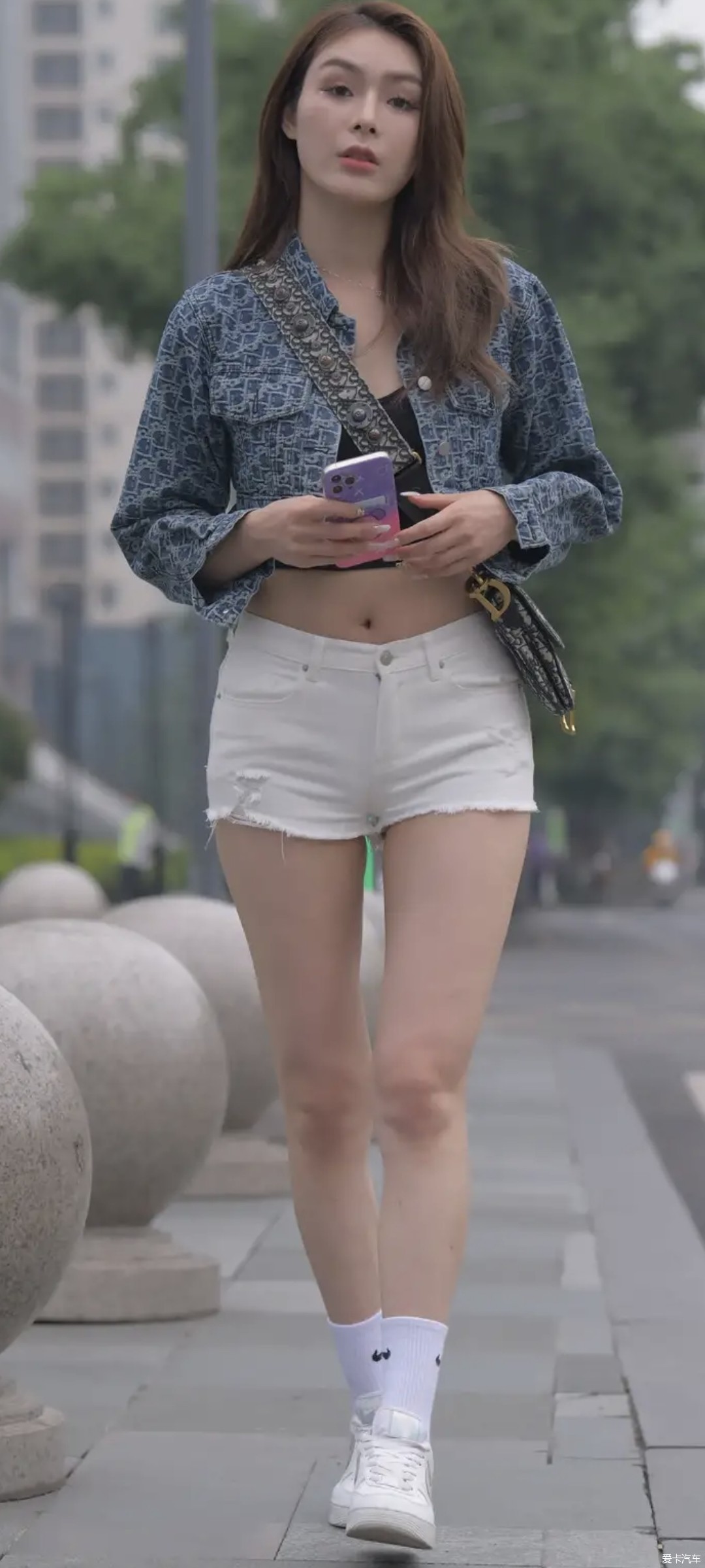 短裙短裤细柳腰，身材你说好不好？