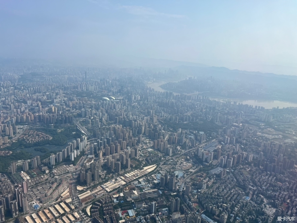 鸟瞰雾都